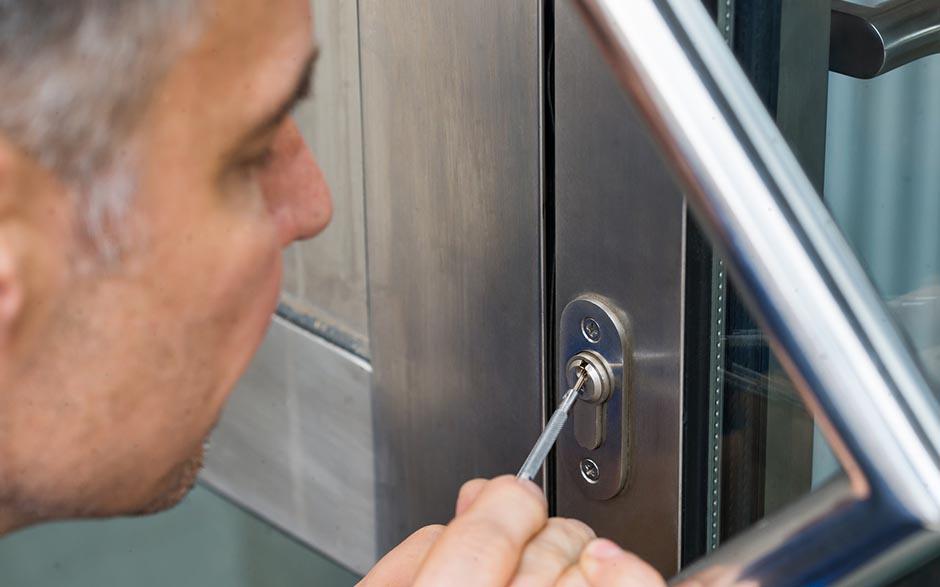 prix changement serrure porte blindée Évry